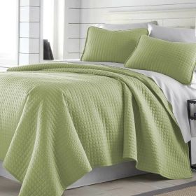 Full/Queen Lightweight Sage Ultra Soft 3-Piece Microfiber Quilt Set