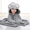 Hooded baby bath towel, made of ultra-soft and absorbent coral fleece, featuring a cute animal hood design. Suitable for newborns