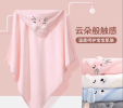Hooded baby bath towel, made of ultra-soft and absorbent coral fleece, featuring a cute animal hood design. Suitable for newborns
